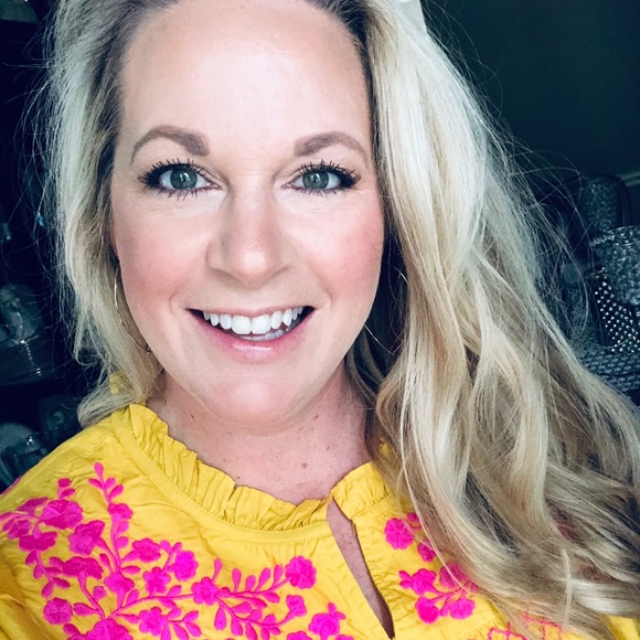 Meet your Posher, Sarah - Picture 3 of 5